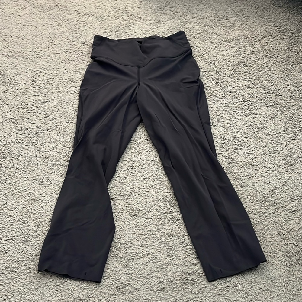 Lululemon Base Pace 23” size 6 Black